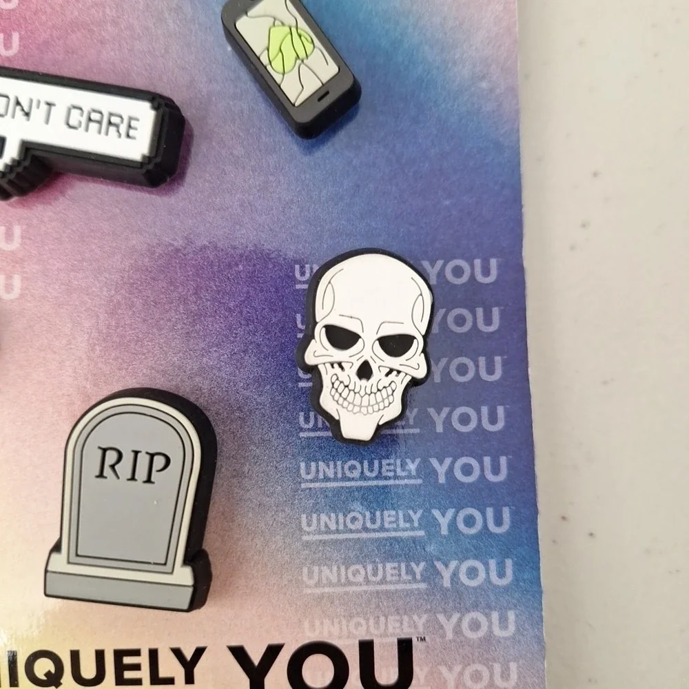 Crocs Charms Jibbitz Uniquely You Ghosting Halloween Holiday, 5 Pack, NEW